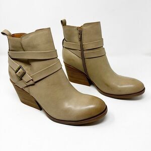 Kork Ease Beige Buckle Leather Chunky Heel Boots Size 10
